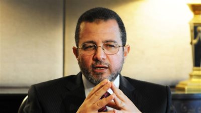 قنديل يناقش مشروع قانون 