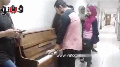 بالفيديو.. طلاب «تربية نوعية القاهرة» يتنافسون في عزف البيانو