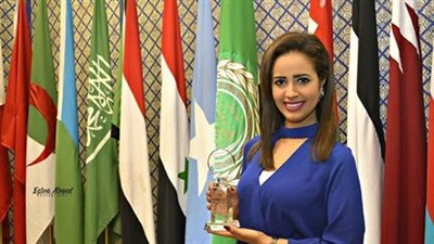 رنا سماحة تنشر صورا من تكريمها في جامعة الدول العربية