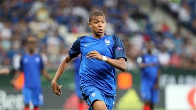 لاعب فرنسا السابق: مبابي لا يقل عن رونالدو وميسي