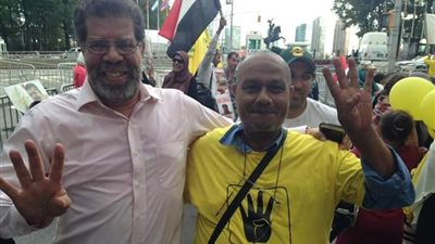 بالصور.. شقيق «شوبير» يقود تظاهرات الإخوان ضد «السيسي» في أمريكا