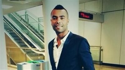 بالصورة.. أشلى كول يصل إيطاليا للانضمام لروما