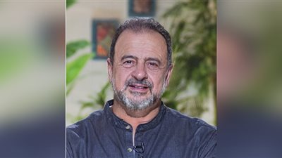 مصطفى حسني يشارك في تحدي 