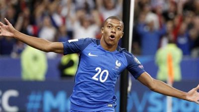 مبابي: «بيليه» أسطورة لن تتكرر