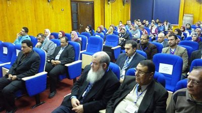 قسم الرياضيات في «علوم بورسعيد» يناقش مشكلات الطلاب (صور)