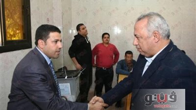 بالصور.. محافظ الشرقية يتفقد سير عملية الانتخابات بمركز أبو كبير