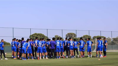 محاضرة قصيرة للاسارتي في مران الأهلي