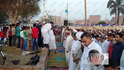 بالصور.. «لبيك اللهم لبيك».. ملايين المسلمين يؤدون صلاة عيد الأضحى في مساجد المحروسة.. شباب جزيرة الوراق يوفرون السيارات لنقل الأهالي.. زحام في ساحات شبرا.. وحضور مكثف للأطفال في بني سويف