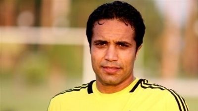 محمد عبد الواحد في طريقه للتعاقد مع المحلة