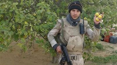 الأهالي يشيعون جثمان شهيد رفح محمد رمضان بصان الحجر في الشرقية