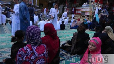 18 صورة ترصد الصلاة والاحتفال بالعيد في حدائق المعادي