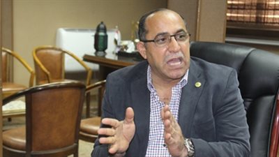 «أبو سنة» يتابع إجراءات وتسهيلات الركاب بميناء سفاجا