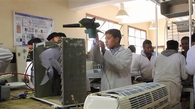 بالصور.. 7 مصانع ذكية و5200 خريج حصيلة مبادرات تطوير التعليم الفني بالإسكندرية.. رجال الأعمال واتحاد الصناعات شريك أساسي في النهوض بالمنظومة.. والكينج يشارك بأغنية داعمة لمشروعات الشباب