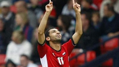 محمد صلاح يغادر مطار القاهرة للخضوع للكشف الطبي لـ«ليفربول»