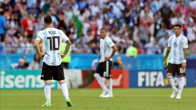 ميسي يغادر روسيا رفقة أسرته بعد الخروج من المونديال