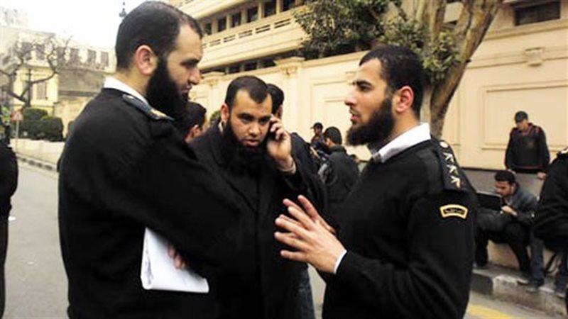 الضباط الملتحين