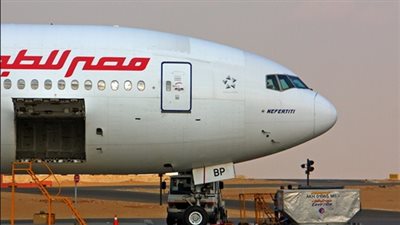 الحقيقة الكاملة لوقوع حادث تصادم بين طائرتين في مطار القاهرة