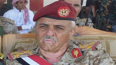 إصابة قائد المنطقة العسكرية الأولى بحضرموت ومقتل مرافقيه بهجوم مسلح