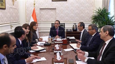 رئيس الوزراء يبحث سبل فض التشابكات المالية بين هيئة البريد وبنك الاستثمار القومي
