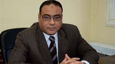 برلماني يطالب زملاءه بشرح قانون الخدمة المدنية لأهالي دوائرهم