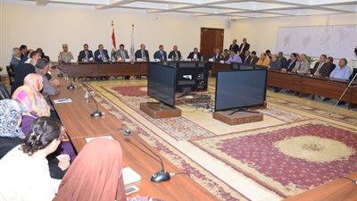 بالصور.. محافظ بني سويف: أسعى للاستفادة من رئيس العاصمة الإدارية