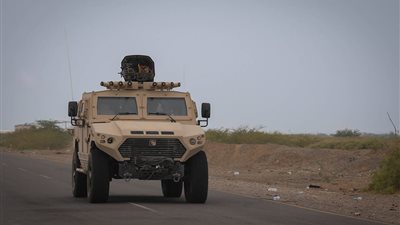 الجيش اليمني يسيطر على 3 مواقع عسكرية في تعز