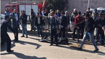 الصور الأولى لحادث تصادم سيارة نقل بميكروباص أمام جامعة القاهرة