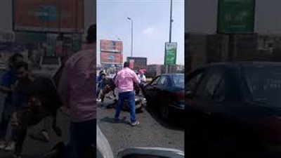 بالفيديو.. لحظة هروب عجل من صاحبه على الدائري