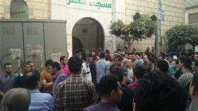 أهالي منيا القمح يودعون الشهيد محمد فؤاد بالدموع والهتاف (صور)