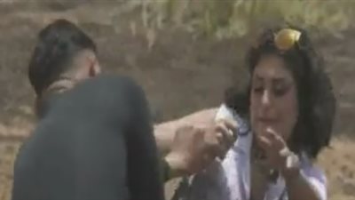 بالفيديو.. منة فضالي تلقن رامز جلال علقة ساخنة