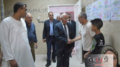 محافظ بورسعيد يزور مرضى مستشفى بورفؤاد في أول أيام عيد الأضحى