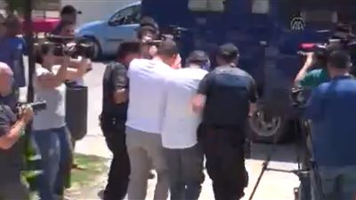 أول فيديو للضباط الهاربين من تركيا إلى اليونان