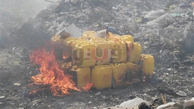 إعدام 44 جركن زيت غير صالحة للاستخدام الآدمي في سوهاج (صور)