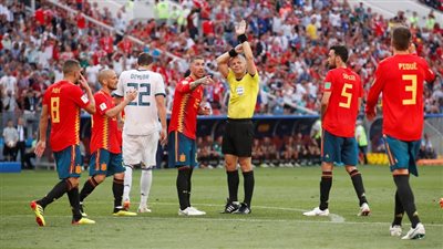 روسيا تتعادل مع إسبانيا 1/1 في الشوط الأول (فيديو)