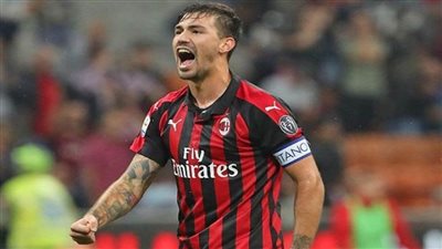 برشلونة يسعى للتعاقد مع مدافع ميلان