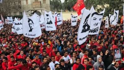 بالفيديو..الألتراس يؤازر الأهلي أمام فندق الإقامة