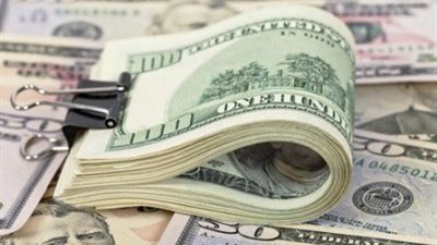 البنوك تتداول الدولار بـ 780 قرشا للشراء و7.83 جنيهات للبيع