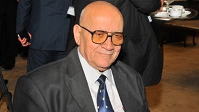 بالصور..أعضاء البرلمان يعترضون على عدم تسلمهم قانون الخدمة المدنية «ورقيا»