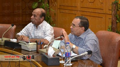 محافظ الإسماعيلية يعقد اجتماعا لبحث مشروع وادي التكنولوجيا