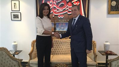 وزيرة الهجرة تستقبل رئيس الجالية المصرية بباريس