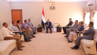 رئيس وزراء اليمن: الحوثي استولى على 2.5 مليار دولار من أموال الشعب
