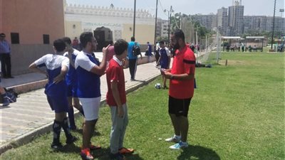88 ناشئا في اليوم الأول لاختبارات كرة القدم بنادي سموحة (صور)