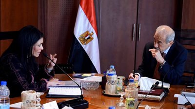 الحكومة تبحث إقامة فنادق بعواصم المحافظات لدعم السياحة