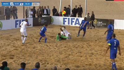 فلافيو يسجل هدفا رائعا في مباراة أساطير العالم تحت سفح الأهرامات | فيديو