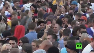 فرحة عارمة في روسيا بعد الفوز على إسبانيا (فيديو)