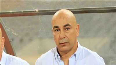 العميد يحاضر لاعبي المصري بالفيديو بعد اكتمال شفائه