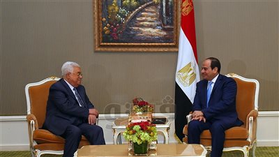 السيسي لـ«أبو مازن»: جهود مصر مستمرة لاستعادة فلسطين حقوقها