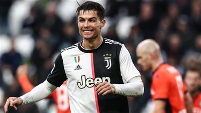 كريستيانو رونالدو يحقق 3 أرقام قياسية بهاتريك كالياري