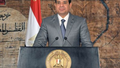 خبراء علم النفس ولغة الجسد يحللون خطاب «السيسي».. سوسن فايد: الرئيس أكثر ثباتًا وواقعية ولديه إستراتيجية واضحة.. رغدة السعيد: المشير شخصية نشيطة.. آية لطفي: اختياره للون الرصاصي دليل على الو