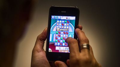 «السجائر وكاندي كراش» سبب طلاق المصريين.. 17 ألف حالة انفصال بسبب «السجاير والشيشة».. مواقع التواصل الاجتماعي أحد أسباب «خراب البيوت».. والسياسة تفرق بين المتزوجين